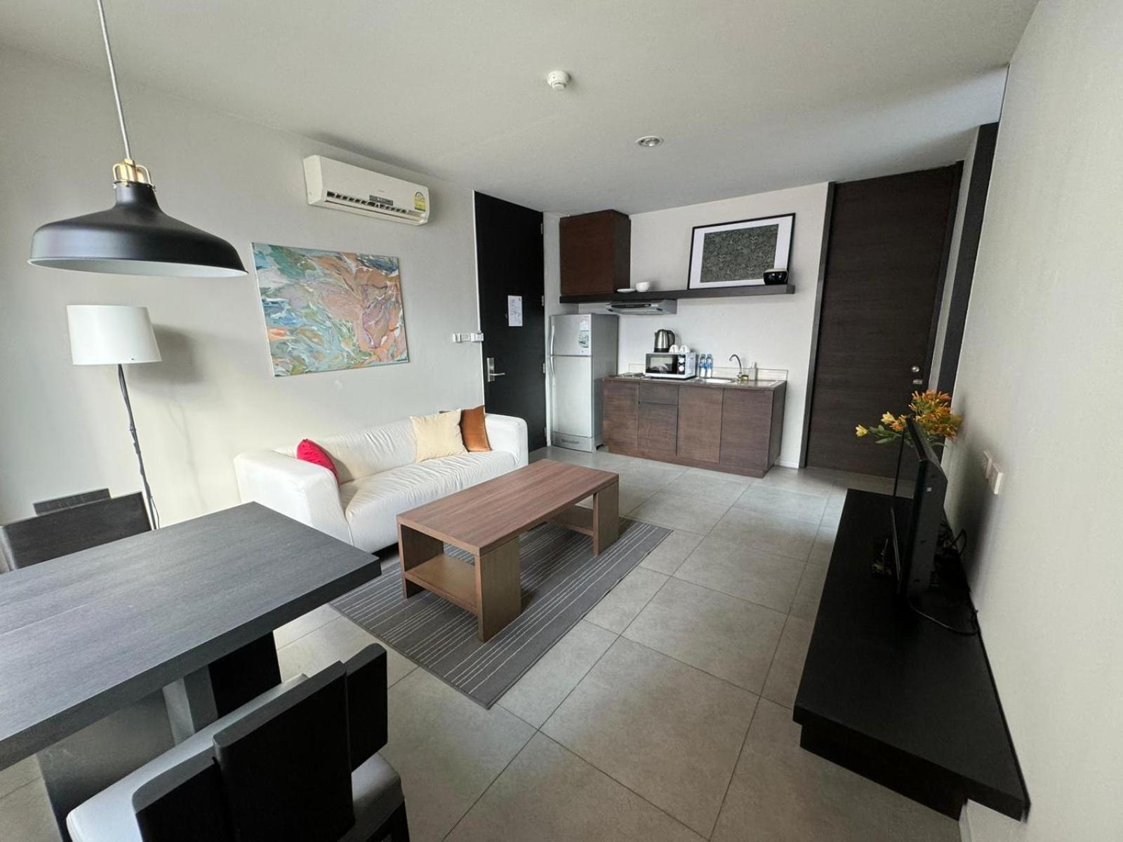 Cgcasa Hotel Bangkok Exterior photo